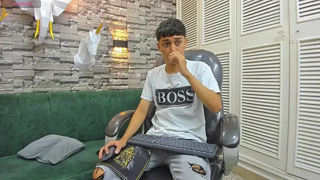 DamiBright online show from November 1, 5:59 pm