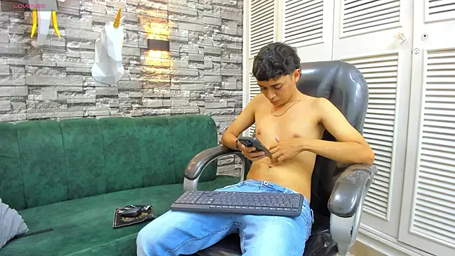 DamiBright online show from November 4, 5:34 pm