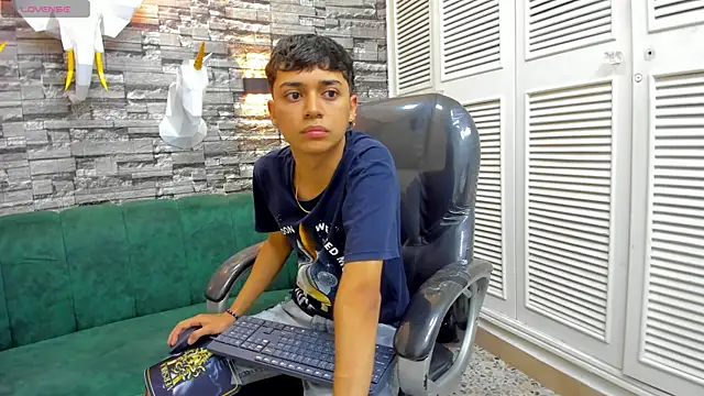 DamiBright online show from November 17, 6:24 pm