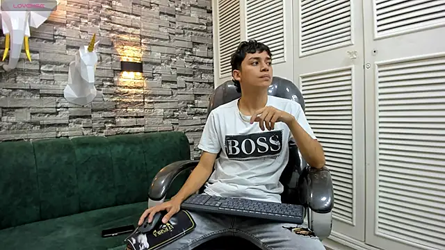 DamiBright online show from November 28, 5:37 pm