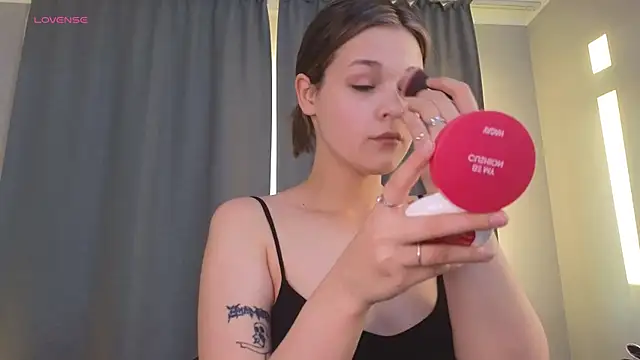 Snapshot of EthalGold chatting on October 9, 3:04 am EthalGold online show from October 9, 3:04 am