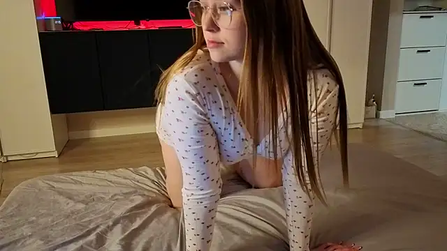 endlesssoffi online show from October 17, 7:05 pm