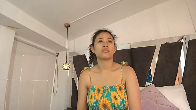 Milkdulce1 online show from November 10, 1:10 pm