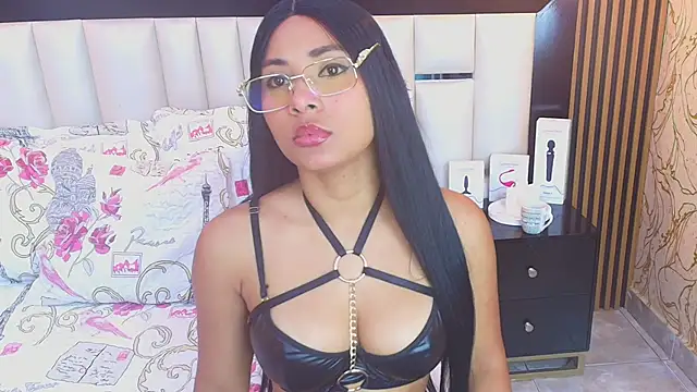 Snapshot of SofiaLaurents chatting on October 24, 12:01 pm SofiaLaurents online show from October 24, 12:01 pm