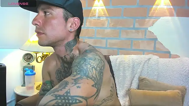 Snapshot of Dylanstonne chatting on March 7, 8:55 pm Dylanstonne online show from March 7, 8:55 pm