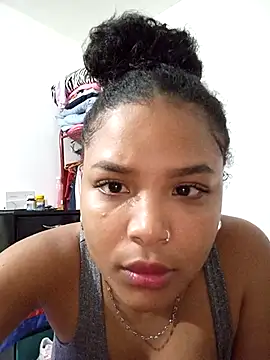 dulcesilvana10 online show from September 26, 4:27 am