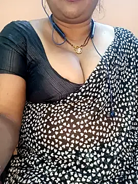 Snapshot of Sexy-Telugunayana2 chatting on February 12, 9:33 pm Sexy-Telugunayana2 online show from February 12, 9:33 pm