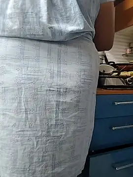 Snapshot of Sexy-Telugunayana2 chatting on November 21, 5:17 am Sexy-Telugunayana2 online show from November 21, 5:17 am