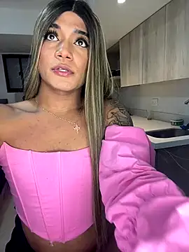 Snapshot of selfsuck_trans chatting on December 4, 7:50 am selfsuck trans online show from December 4, 7:50 am