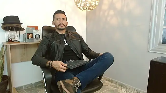 Reiko 85  online show from February 4, 5:55 pm