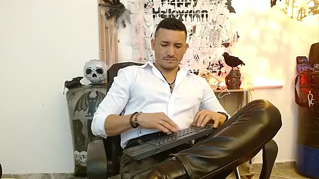 Reiko 85  online show from November 1, 7:38 pm