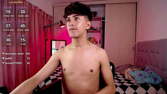 Snapshot of teobowny_ chatting on January 9, 9:58 pm teobowny online show from January 9, 9:58 pm