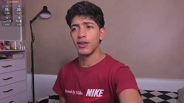 Snapshot of teobowny_ chatting on November 15, 9:21 pm teobowny online show from November 15, 9:21 pm