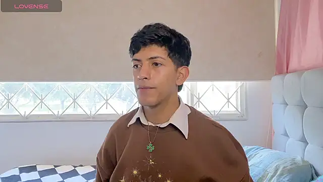 Snapshot of teobowny_ chatting on November 16, 4:01 pm teobowny online show from November 16, 4:01 pm