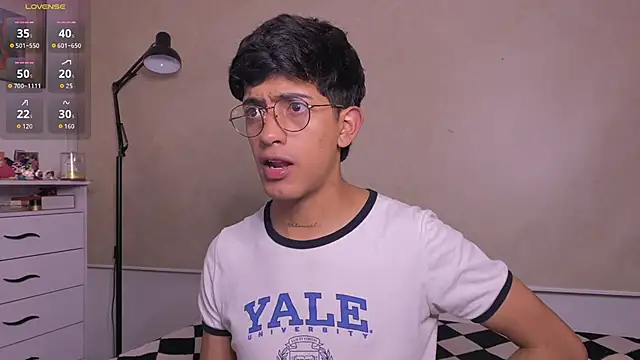 Snapshot of teobowny_ chatting on November 21, 2:32 am teobowny online show from November 21, 2:32 am