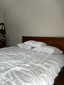 Snapshot of navywildxxx chatting on February 2, 8:13 am navywildxxx online show from February 2, 8:13 am