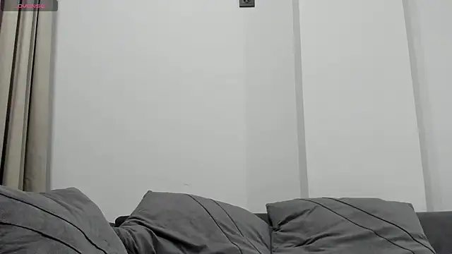 Snapshot of aenie chatting on February 1, 11:43 am aenie online show from February 1, 11:43 am