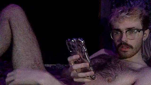 Snapshot of hairynhorny992 chatting on December 19, 6:56 am hairynhorny992 online show from December 19, 6:56 am