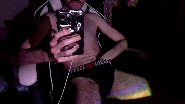 Snapshot of hairynhorny992 chatting on December 30, 3:57 pm hairynhorny992 online show from December 30, 3:57 pm