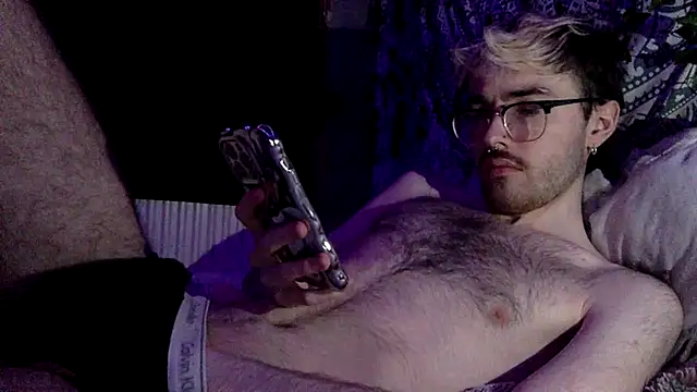 Snapshot of hairynhorny992 chatting on March 20, 6:53 pm hairynhorny992 online show from March 20, 6:53 pm