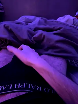 Snapshot of hairynhorny992 chatting on December 14, 6:19 am hairynhorny992 online show from December 14, 6:19 am