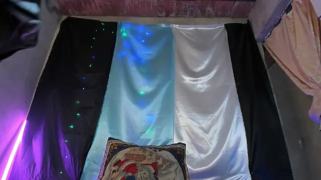 Snapshot of DeisyHarper chatting on March 20, 5:04 pm DeisyHarper online show from March 20, 5:04 pm