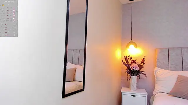 tutu milf online show from March 7, 7:05 pm