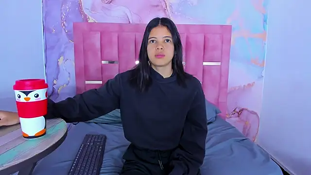 LizzMartin online show from December 12, 7:04 pm