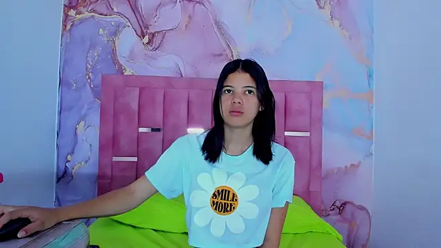 LizzMartin online show from December 15, 4:59 pm