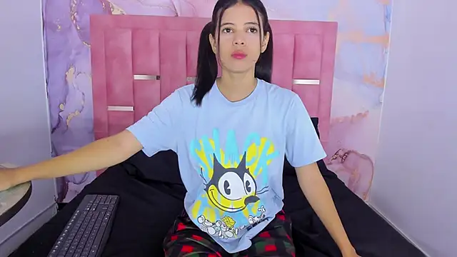 LizzMartin online show from January 11, 7:05 pm