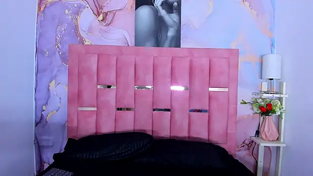 LizzMartin online show from February 17, 7:10 pm