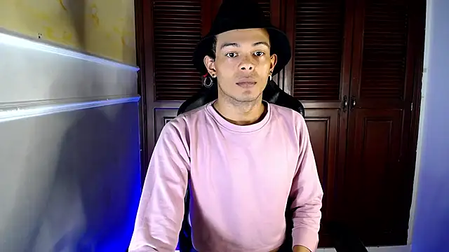 Snapshot of rose_Skinny_ chatting on October 8, 7:11 pm rose Skinny online show from October 8, 7:11 pm