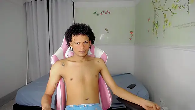 Snapshot of rose_Skinny_ chatting on December 16, 9:53 pm rose Skinny online show from December 16, 9:53 pm