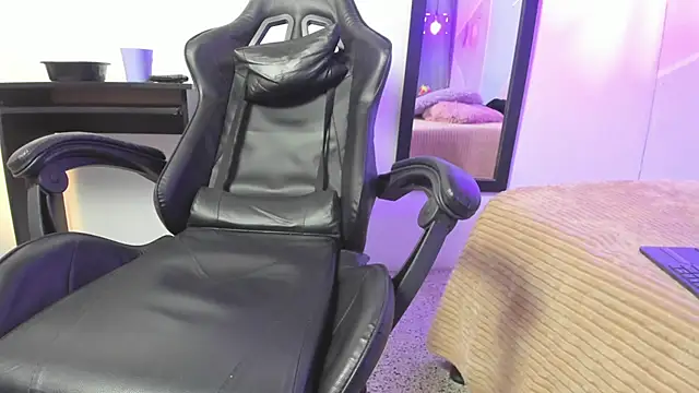 hares mds online show from January 25, 4:35 pm