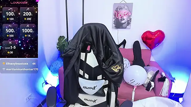 Snapshot of blackberrys_ chatting on February 17, 11:55 am blackberrys online show from February 17, 11:55 am