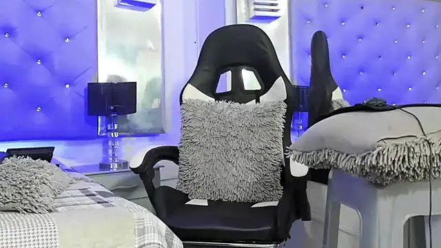 JuanDiegoKing online show from February 7, 2:40 am