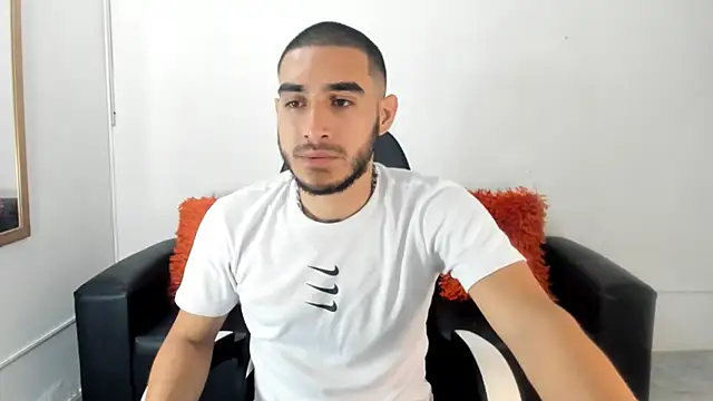 JuanDiegoKing online show from March 12, 7:28 pm