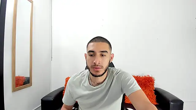 JuanDiegoKing online show from March 13, 7:28 pm