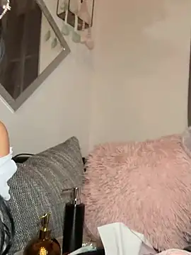 Snapshot of mrs_skinny_goddess chatting on January 27, 9:33 pm mrs skinny goddess online show from January 27, 9:33 pm