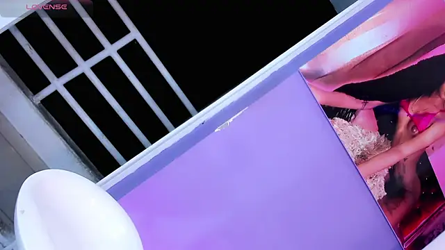 thifanny black online show from October 9, 6:11 am