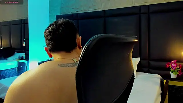 JossAckland online show from February 13, 2:42 pm