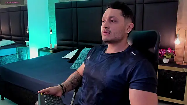 JossAckland online show from February 15, 7:06 pm