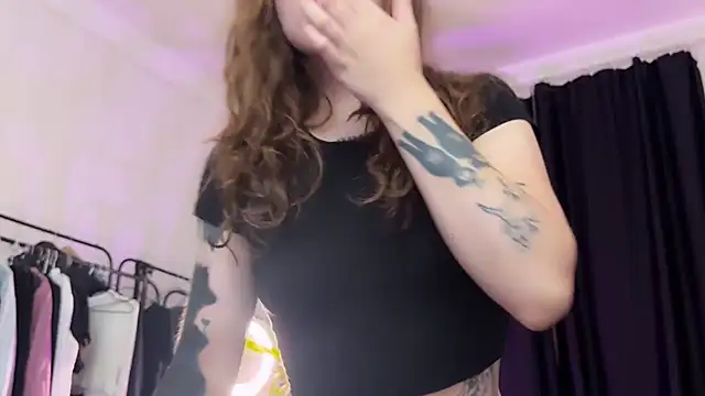 PaulaPratt online show from December 3, 5:20 am