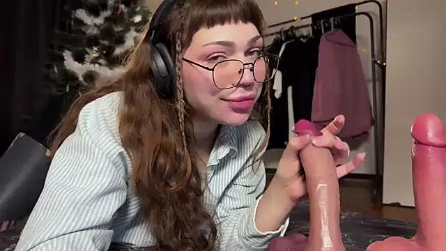 PaulaPratt online show from December 16, 3:32 pm