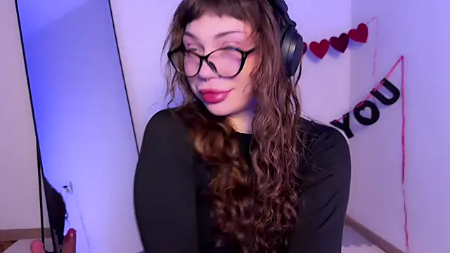 PaulaPratt online show from February 7, 2:50 am