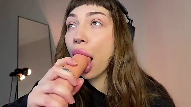 PaulaPratt online show from February 21, 3:56 am