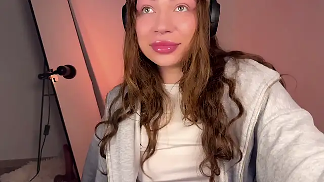 PaulaPratt online show from March 19, 7:07 am