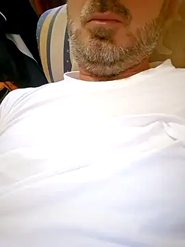 Snapshot of 1talianBeutifulCock chatting on December 2, 10:07 am 1talianBeutifulCock online show from December 2, 10:07 am