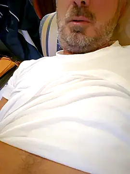 Snapshot of 1talianBeutifulCock chatting on December 2, 1:13 pm 1talianBeutifulCock online show from December 2, 1:13 pm