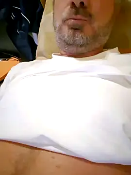 Snapshot of 1talianBeutifulCock chatting on December 2, 4:42 pm 1talianBeutifulCock online show from December 2, 4:42 pm